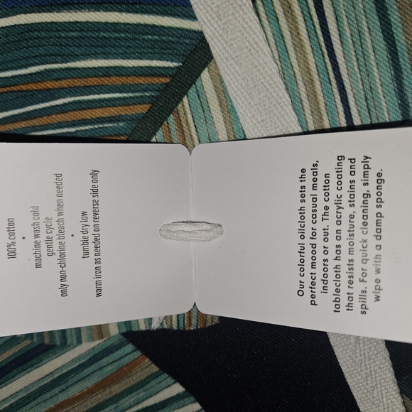 WILLIAMS SONOMA 70" ROUND TABLECLOTH w/UMBRELLA HOLE AND ZIPPER OILCLOTH PALM - Picture 4 of 5